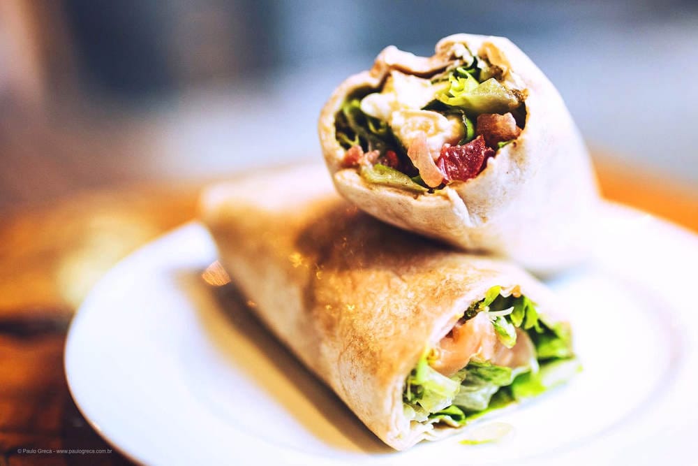 Wraps de Salmão Gravlax, Dill e Iogurte da Casa