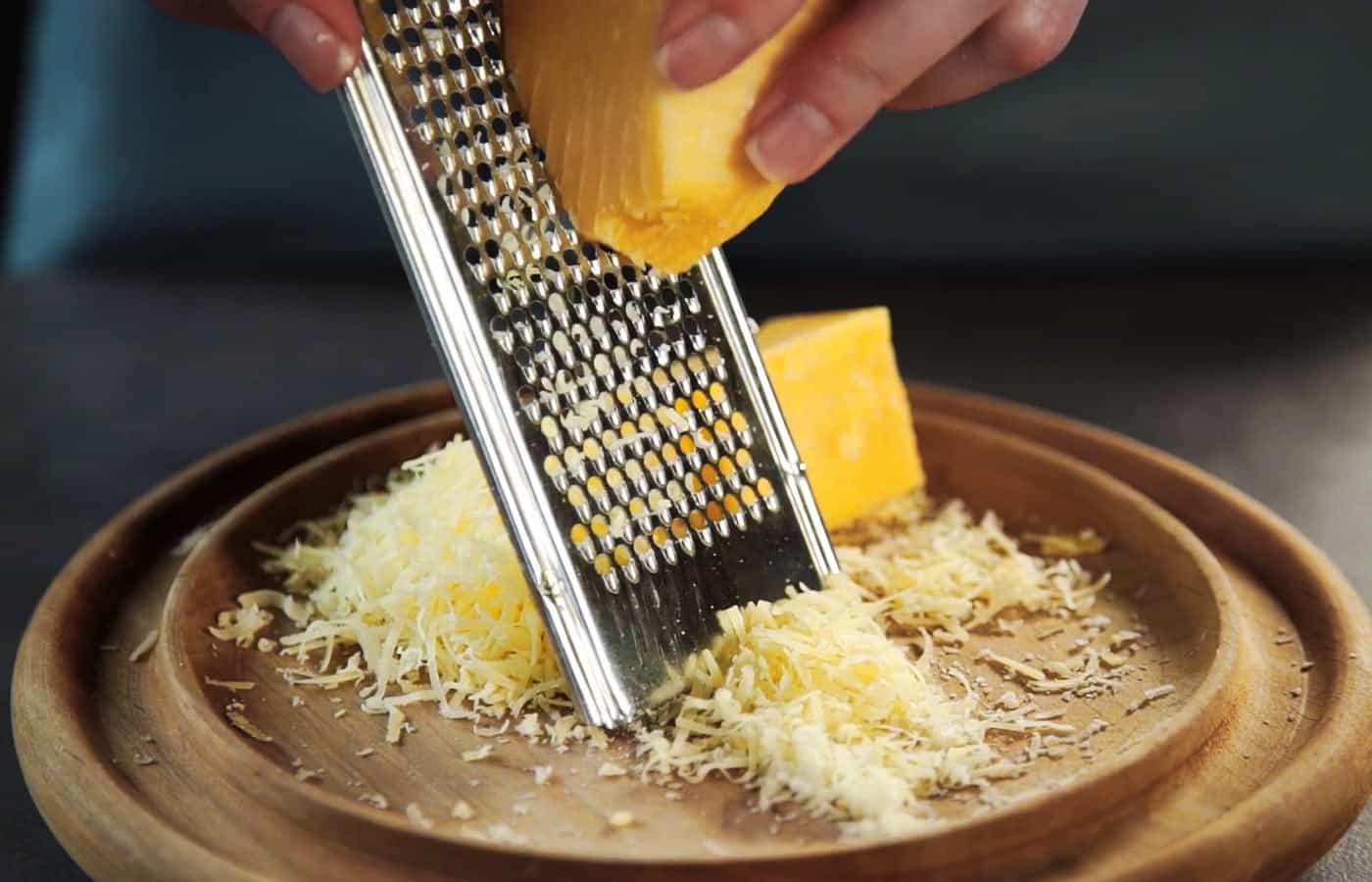 Torta-de-Cebola-com-Bacon-005-Queijo