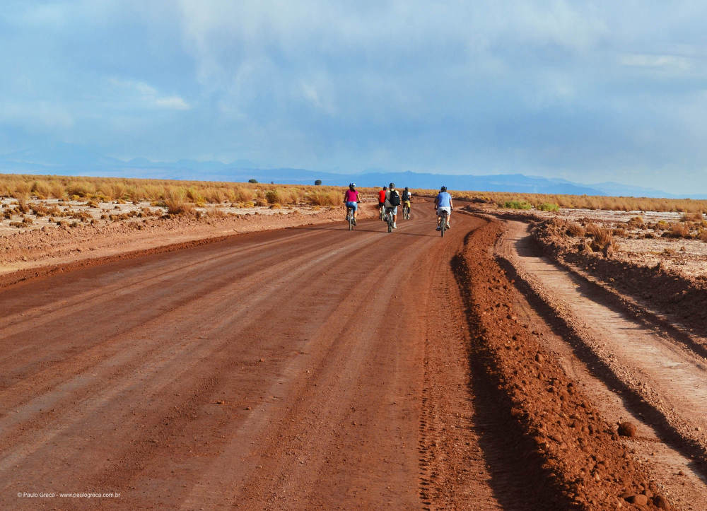 CICLISTAS NA TRILHA DO DESERTO