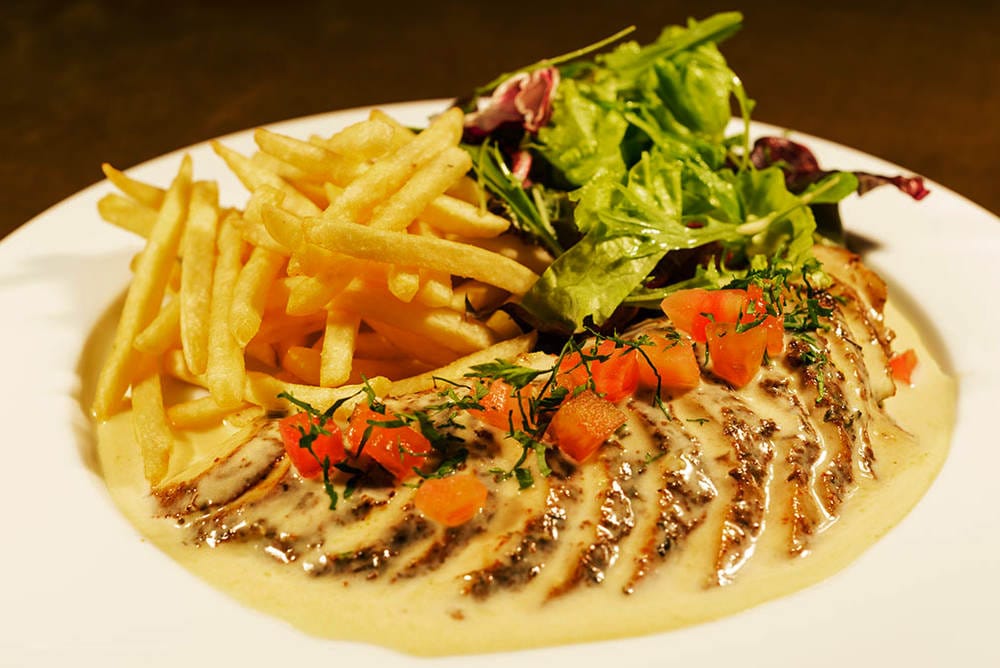 Le Filet Mignon Sauce Béarnaise