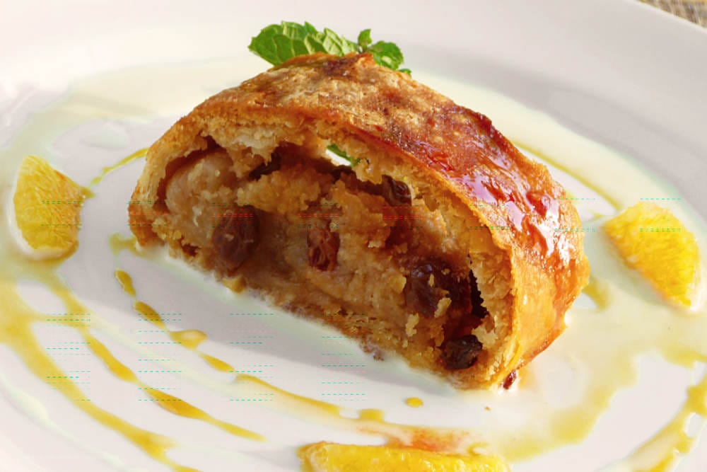 Gabbiano Al Mare - Strudel de Maçã e Calda de Baunilha em Favas
