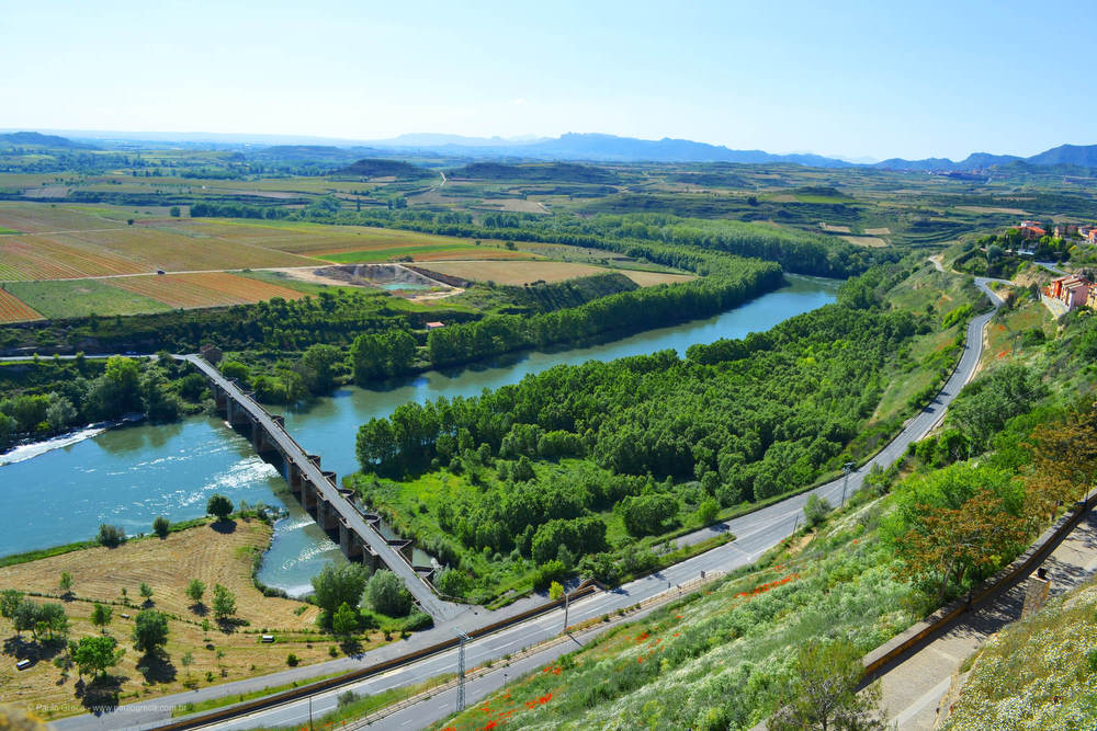 Ponte medieval vista do alto da muralha