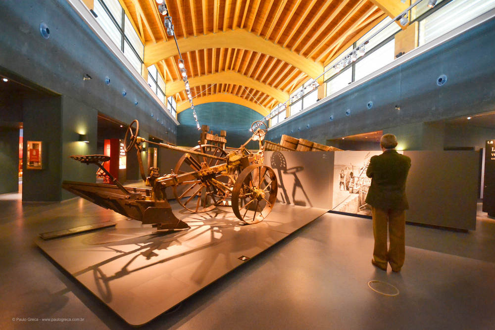 Uma das salas do museu. Acervo de milhares de peças, muitas anteriores ao a 8.000 A.C
